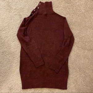 Women’s Gap Turtleneck with Side Button Detail, Maroon, Size XS
